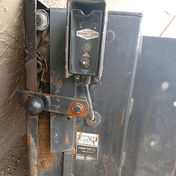 Lift gate - Picture 2 of 4